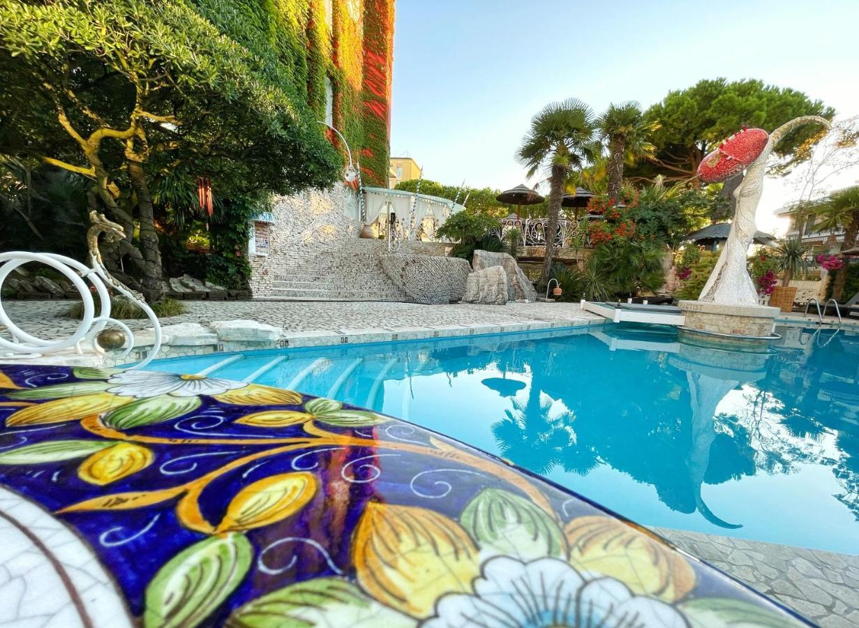 Milton Boutique Hotel - Adults Only Лидо-ди-Езоло Экстерьер фото
