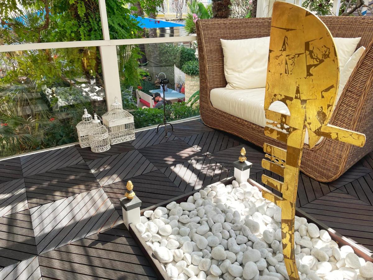 Milton Boutique Hotel - Adults Only Лидо-ди-Езоло Экстерьер фото